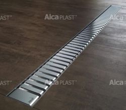 Odpływ liniowy niski APZ101 80 cm  z rusztem Line 750 widok na podłodze