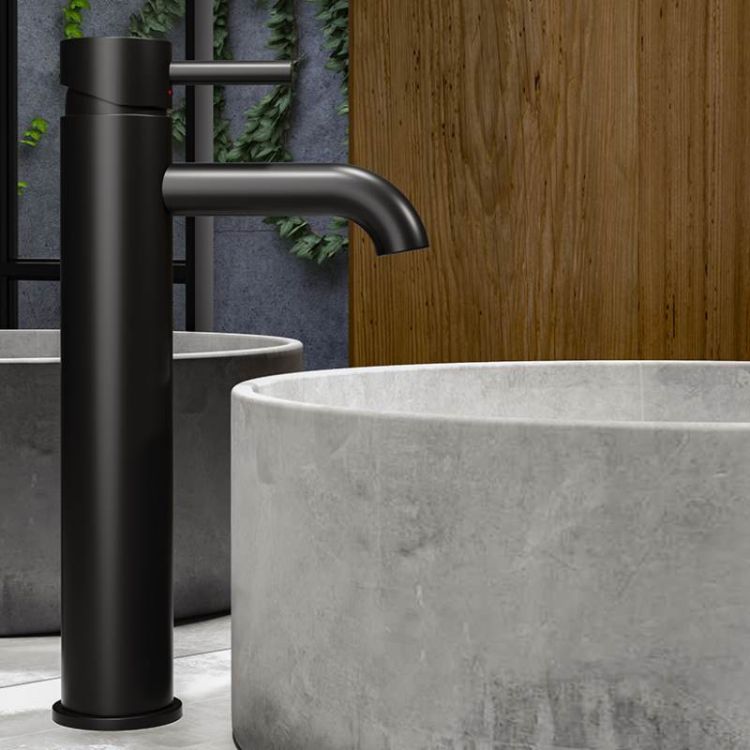 Bateria umywalkowa stojąca 30,7 cm wysoka Steinberg 100 1700S czarny mat