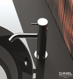 Bateria umywalkowa stojąca 18 cm bez korka Daniel Tokyo TK606 chrom