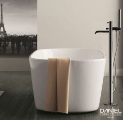Bateria wannowa wolnostojąca 106 cm ze słuchawką prysznicową Daniel Tokyo TK678 chrom
