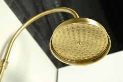 Zestaw prysznicowy Retro z okrągłą deszczownicą 20 cm, baterią termostatyczną i słuchawką prysznicową kompletny Reitano Antea 9515D-01261BR bronzo