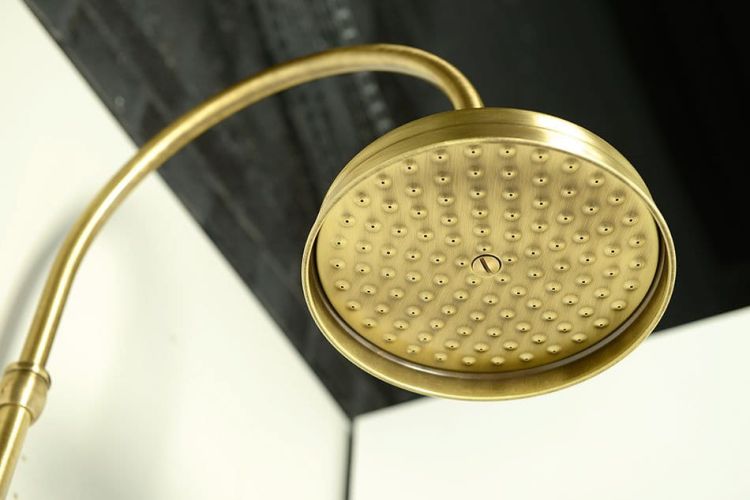 Zestaw prysznicowy Retro z okrągłą deszczownicą 20 cm, baterią termostatyczną i słuchawką prysznicową kompletny Reitano Antea 9515D-01261BR bronzo